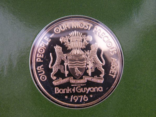 Gouden $ 100 1976 Guyana munt